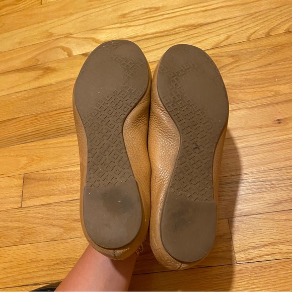 Tan Tory Burch Reva Flats - Picture 6 of 6